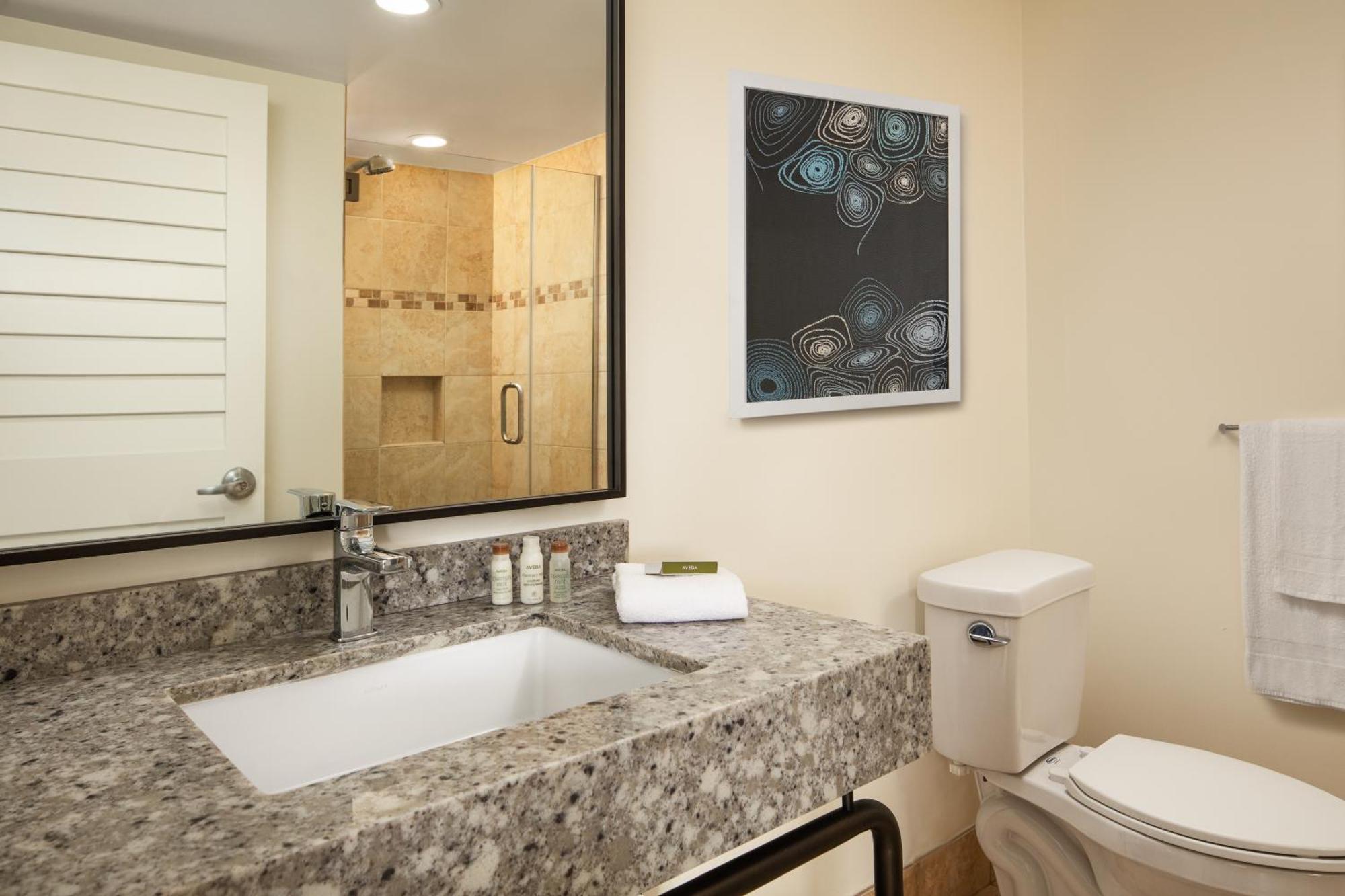 Standard Queen Room with Two Queen Beds and Ocean View
