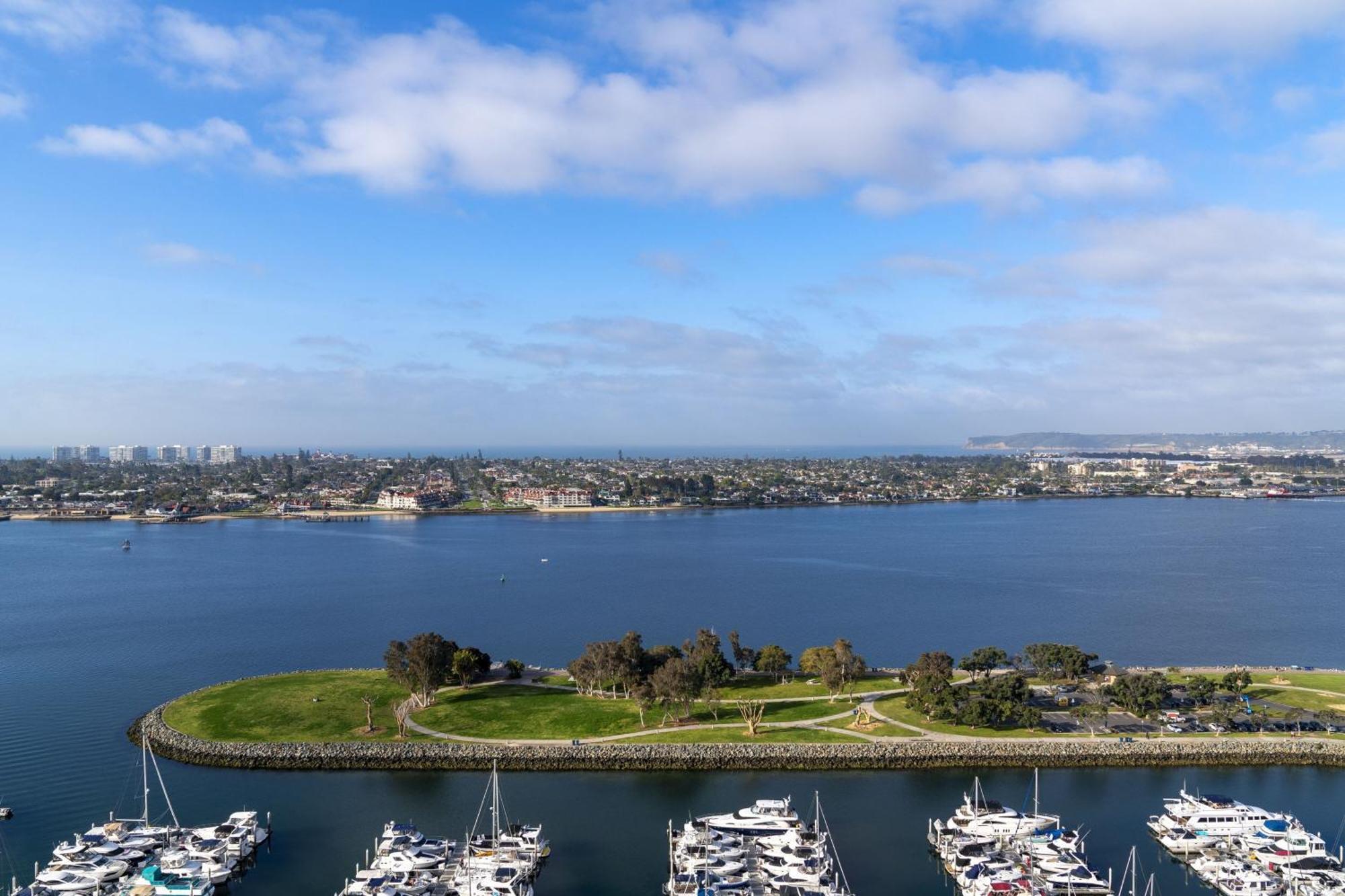 Deluxe King Room Bay View Newly Renovated or Mobility or Hearing Accessible Roll Shower,1618827302:JPEG