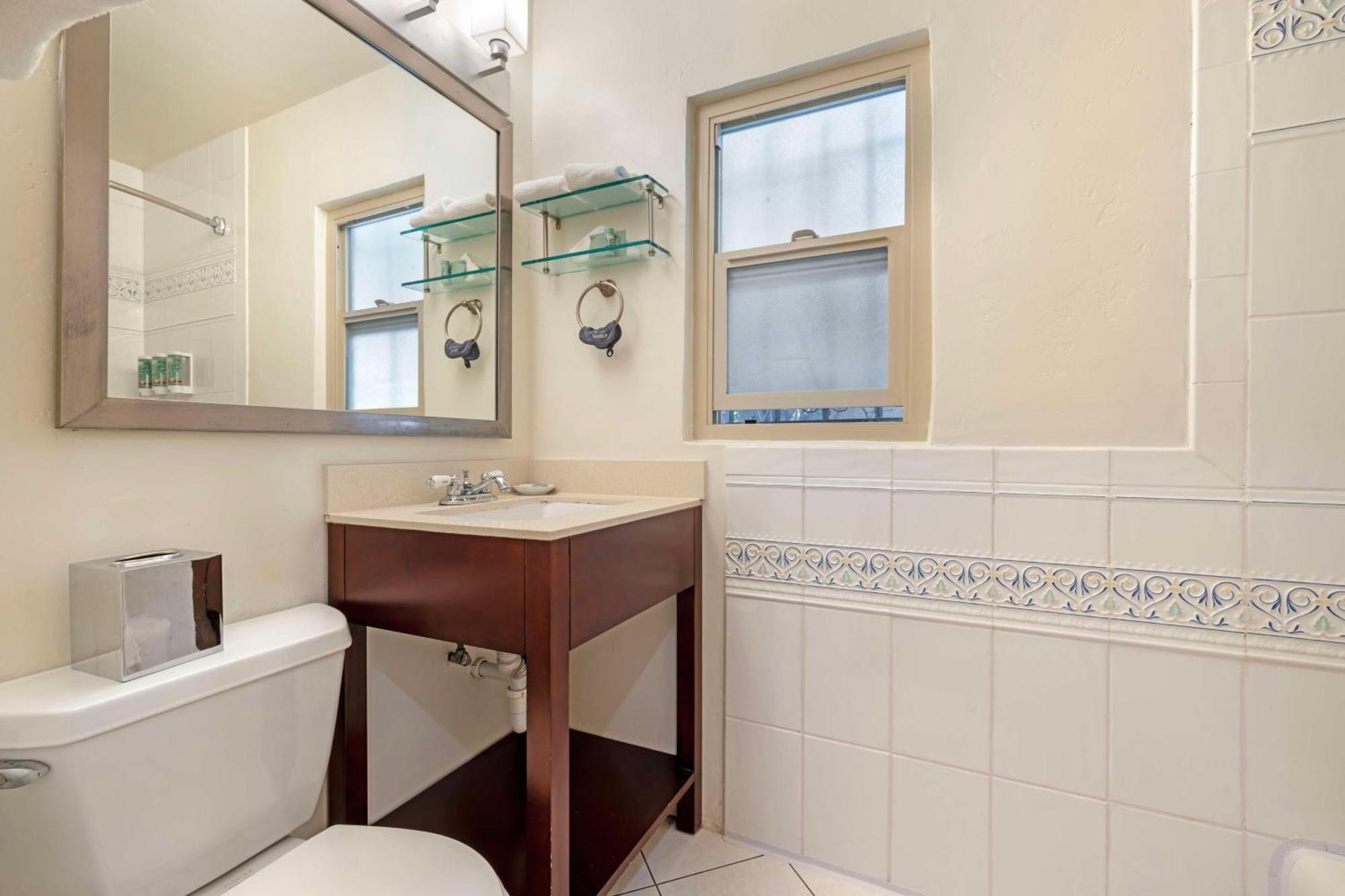 Double Room with Two Double Beds - Non-Smoking