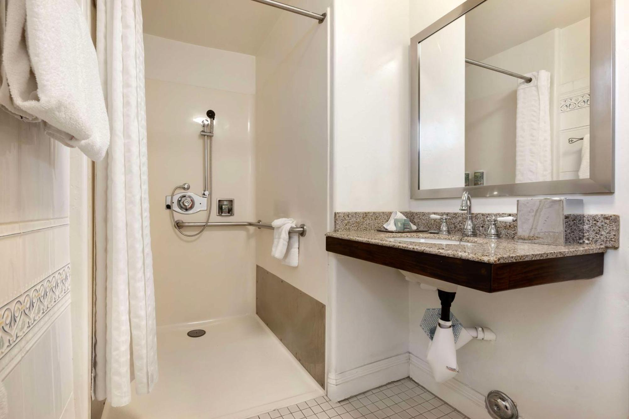 Queen Room - Mobility Access