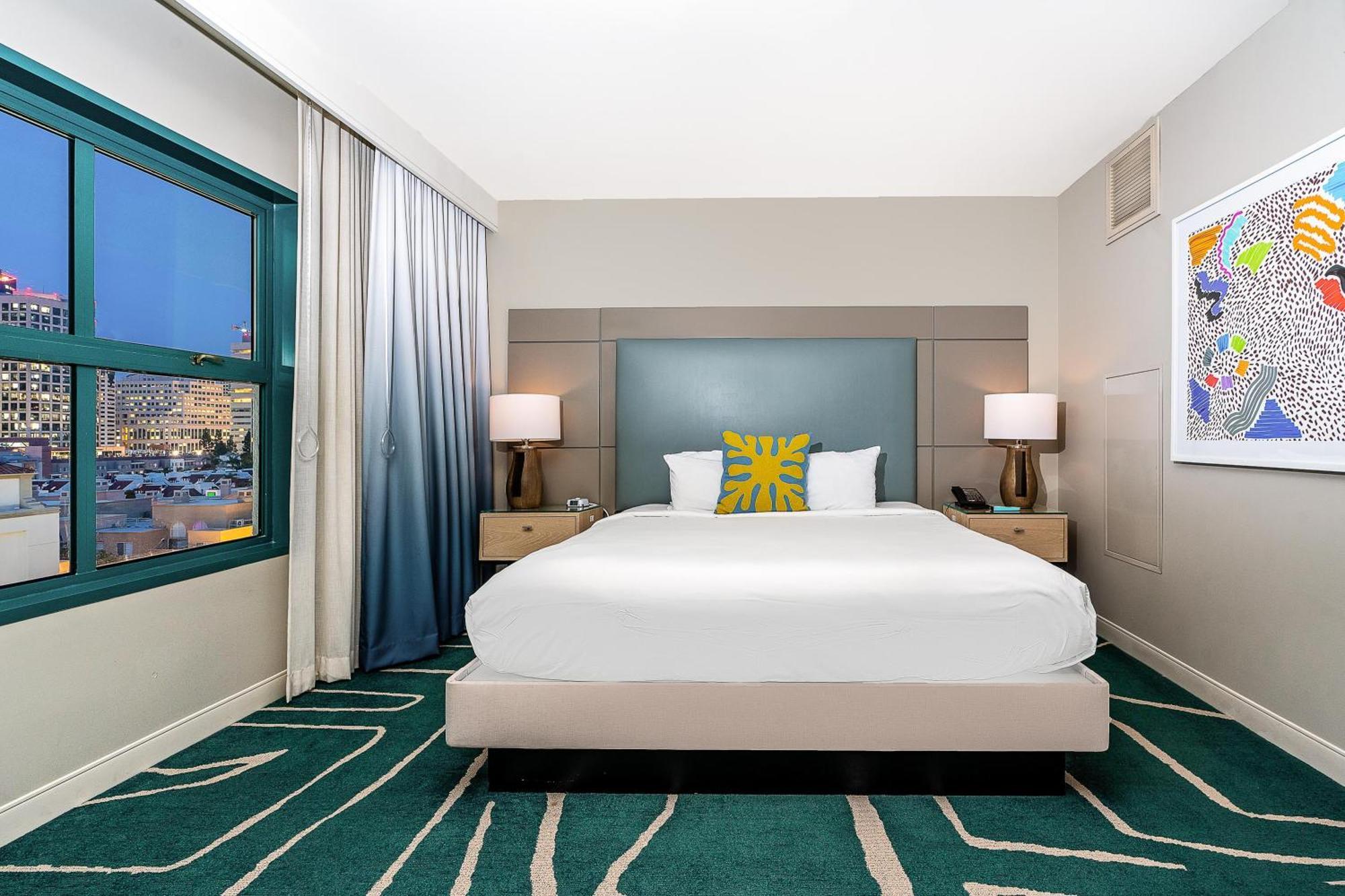 King Suite City View,1765820583:JPEG